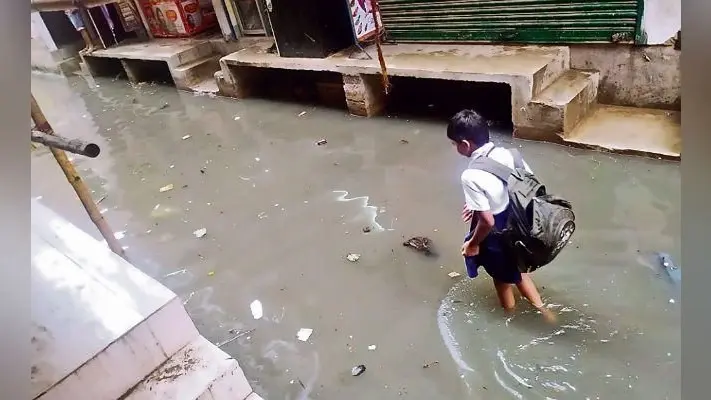 जलजमाव की मार से लोग लाचार, बारिश ने बढ़ायी परेशानी