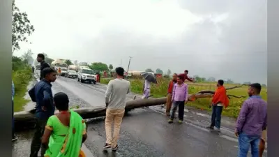 चंदवारा : बारिश से साईं होटल ध्वस्त, मलबे में दबे दो मजदूर बुरी तरह घायल