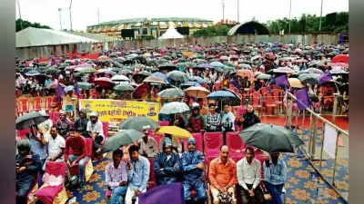 पेंशन पर संघर्ष :बारिश के बीच की सभा, फिर सीएम आवास घेरने निकले, बीच रास्ते में ही पुलिस ने रोका