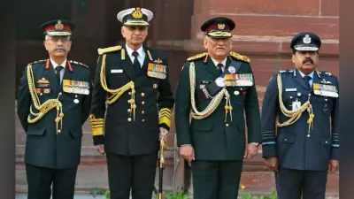 CDS बिपिन रावत ने कहा- तीनों सेनाओं के 1+1+1 का जोड़ ‘पांच या सात” होना चाहिए, न कि तीन
