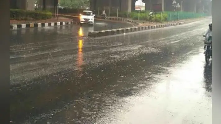 बूंदाबांदी से साल की शुरुआत, अभी तीन दिन राहत नहीं, रेल और हवाई सेवाएं भी प्रभावित