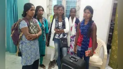 राउरकेला स्टेशन से 30 युवक-युवतियां बरामद, सोनुवा से तमिलनाडु जा रहे थे सभी, दलाल फरार