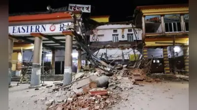 बर्दवान स्टेशन भवन का एक हिस्सा गिरा, दो लोग जख्मी