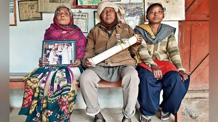 जमीनी हकीकत : तंगहाली में जी रहे पद्मश्री सिमोन उरांव, दो पोतियां बाहर कर रहीं दाई का काम, दो की छूट गयी पढ़ाई