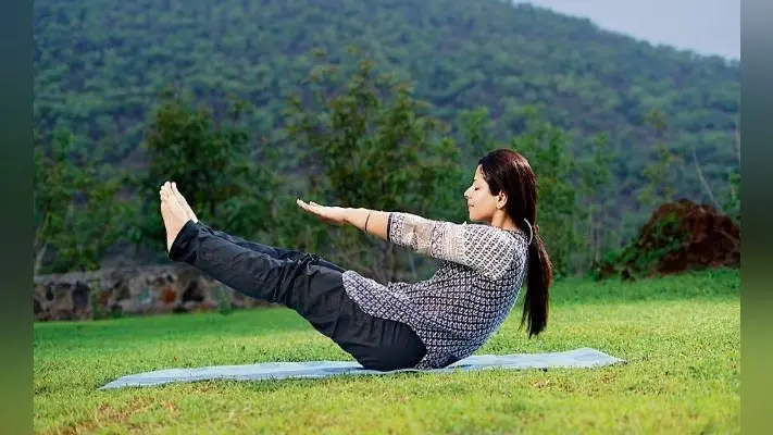 मोटापा घटाने में कारगर है नौकासन, बरतें ये सावधानी
