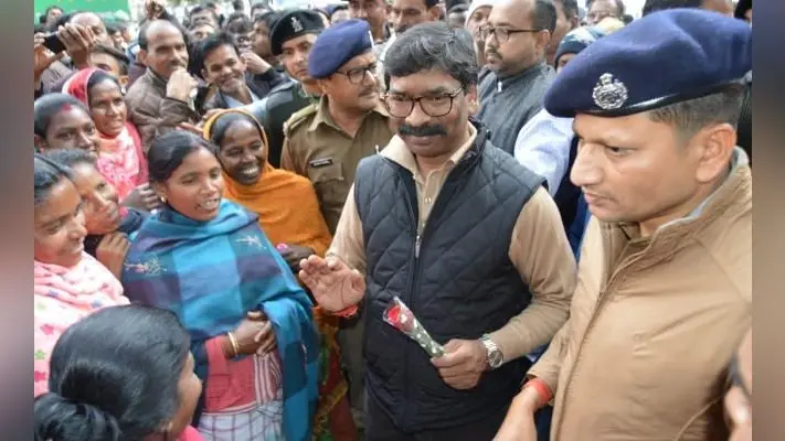 दुमका में बोले हेमंत : भ्रष्टाचार कतई बर्दाश्त नहीं, किसानों का रखेंगे विशेष ख्याल