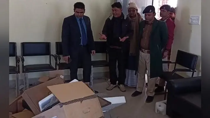 फणीश्वर नाथ रेणु के पैतृक गांव स्थित स्मृति भवन में भीषण चोरी, प्रशासनिक महकमे में मचा हड़कंप