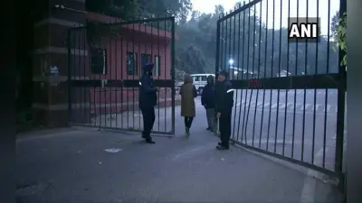 JNU हिंसा: छात्रों और शिक्षकों के साथ दिल्ली पुलिस ने की बैठक ,परिसर में तनावपूर्ण शांति