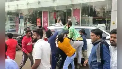 JNU हिंसाः अहमदाबाद में ABVP-NSUI कार्यकर्ताओं में हिंसक भिड़ंत, देखें वीडियो