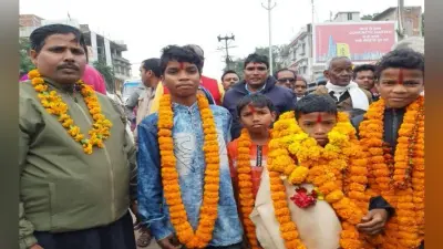 तलवारबाजी में स्वर्ण पदक जीत कर सिमडेगा लौटे नेत्र सिंह का भव्य स्वागत