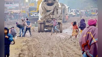 सड़क पर जलजमाव, पेयजल की किल्लत, कई के पास रहने को नहीं है घर