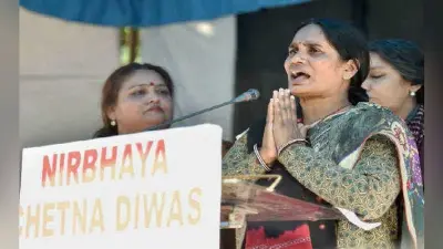 निर्भया की मां पर दांव की तैयारी, टिकट देने को दलों में होड़