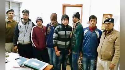 12 मुन्ना भाई पकड़े गये, भेजे गये जेल