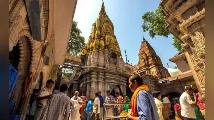 काशी विश्वनाथ मंदिर में लागू हुआ ड्रेस कोड, पैंट-शर्ट-जीन्स-टॉप पहने लोगो को दूर से ही दर्शन