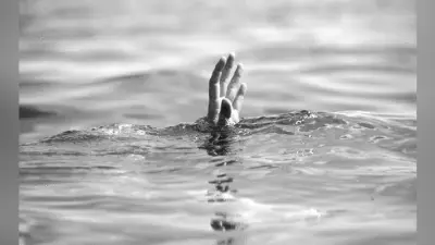 मनेर में दो नावों के टकराने से नाव मजदूर लापता, तलाश में जुटी एसडीआरएफ की टीम