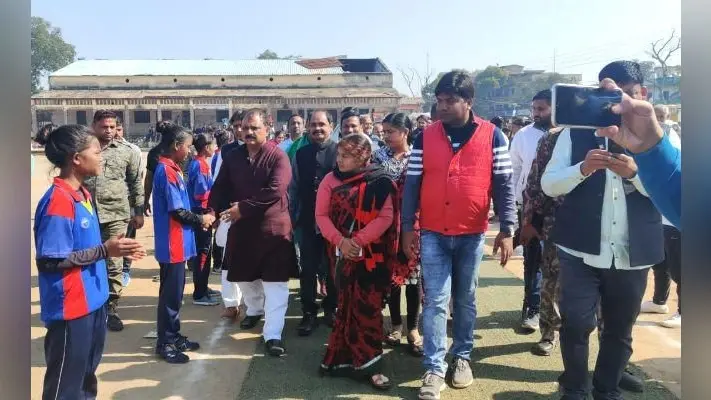 गढ़वा विधायक मिथिलेश ठाकुर का खिलाडि़यों को आश्वासन- प्रतिभा को कुंठित नहीं होने दूंगा