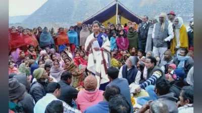 विस्थापितों की समस्या से रू-ब-रू हुईं बड़कागांव की विधायक, कहा – 2013 भू अधिग्रहण अधिनियम लागू हो