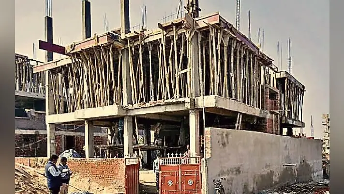 नगर निगम की टीम ने किया स्पॉट वेरिफिकेशन, बिना नक्शा के बन रहे पेट्रोल पंप और 14 भवनों के निर्माण पर रोक