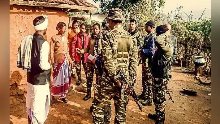 पश्चिमी सिंहभूम में सामूहिक नरसंहार : गांव में संसाधन की कमी नहीं, घरों में एलइडी टीवी, फ्रीज, कूलर व मोबाइल भी