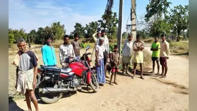 झारखंड : गोमिया में नक्सलियों ने जमकर मचाया उत्पात, एक को मारी गोली