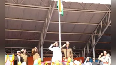 सिमडेगा में धूमधाम से मना गणतंत्र दिवस, उपायुक्त ने योजनाओं की विस्तृत जानकारी लोगों को दी