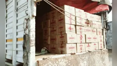 झारखंड से लाकर औरंगाबाद में उतारी जा रही थी लाखों रुपये की शराब, तभी…