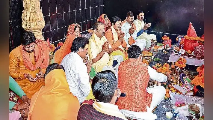 भगवान शनि की प्रतिमा का कराया गया नगर भ्रमण, प्राण प्रतिष्ठा आज