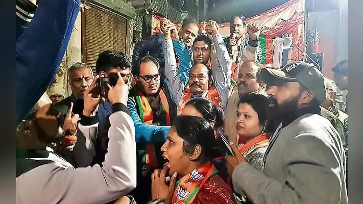 रांची : रघुवर ने दिल्ली में भाजपा के पक्ष में किया प्रचार