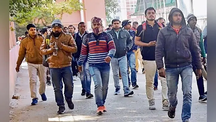 मोबाइल दस्ता सिपाही नियुक्ति परीक्षा : कान में ब्लूटूथ, अंडरवियर में फोन रख कर रहा था नकल