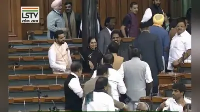 संसद LIVE: विपक्ष के हंगामे पर प्रवेश वर्मा ने कहा- भाजपा की सरकार आने के बाद से बढ़ी भाईचारा
