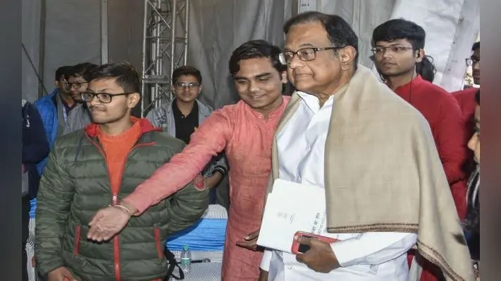 पी चिदंबरम ने कहा, सरकार की तीन बड़ी गलतियों से अनियंत्रित हो गयी अर्थव्यवस्था