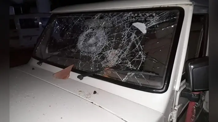 शेखपुरा : छापेमारी करने पहुंची उत्पाद टीम पर हमला, एसआई समेत 3 जवान जख्मी