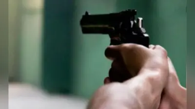 सिमडेगा : हथियार के बल पर 1 लाख 20 हजार की लूट