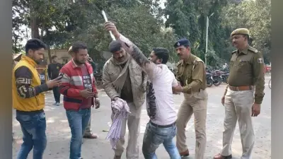 पटना : सीएम आवास के बाहर युवक का हंगामा, आत्मदाह की कोशिश, सुरक्षाकर्मियों ने बचायी जान