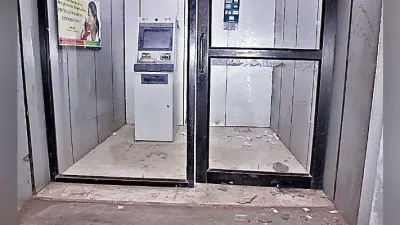 गिरिडीह : बरवाडीह में हंगामा, राहगीरों पर पथराव, वाहनों के शीशे तोड़े