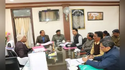 सिमडेगा उपायुक्त का निर्देश, पेट्रोल पम्पों पर बिना हेलमेट के नहीं मिलेगा तेल