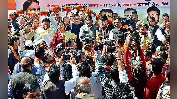 रांची : खिलाड़ी, प्रोफेसर, वकील सहित कई कांग्रेस से जुड़े