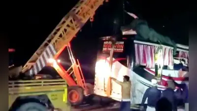 दिल्ली से बिहार आ रही नमस्ते बिहार बस आगरा लखनऊ एक्सप्रेस वे पर दुर्घटनाग्रस्त, 14 लोगों की मौत