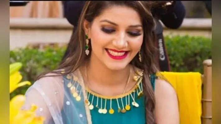 Sapna Choudhary Dance Performance Ranchi: मशहूर डांसर सपना चौधरी ने शहरवासियों को थिरकाया, इस वजह से हुआ हंगामा
