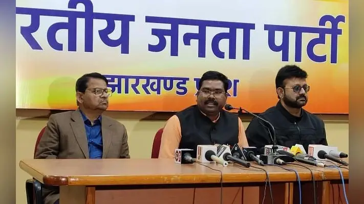 झारखंड भाजपा हर जांच के लिए तैयार, सोरेन परिवार की जमीन खरीद की भी जांच हो : समीर उरांव