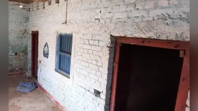 नक्सलियों के सुरक्षा घेरे में रहते हैं माओवादी नेता, गरीब आदिवासियों का करते हैं शोषण….