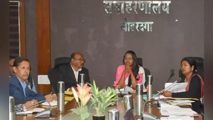 लोहरदगा : कोरोना व फ्लू जैसे संक्रमण से बचाव के लिए DC ने दिया एडवाइजरी जारी करने का निर्देश