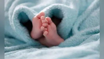So Sad: 9 साल में दंपती के 6 बच्चों की मौत, पुलिस ने कब्र से निकाला 3 माह के बच्चे का शव