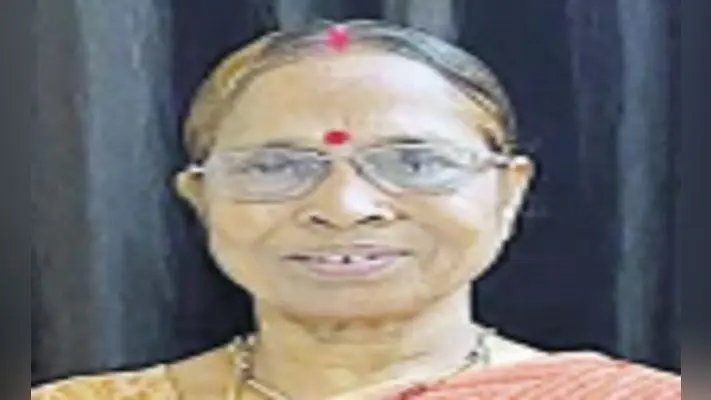 पूर्व सांसद की पत्नी ने कहा, दूसरी महिला को देते है पेंशन की राशि