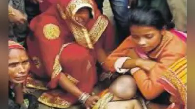 खेल रही ढाई साल की बच्ची हो गयी गायब, पोखर में मिला शव