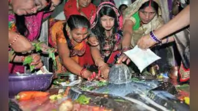 महाशिवरात्रि पर शिवालयों में उमड़ी श्रद्धालुओं की भीड़