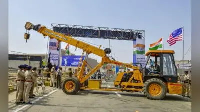 ट्रंप की भारत यात्रा से पहले मोटेरा स्टेडियम का प्रवेश द्वार गिरा