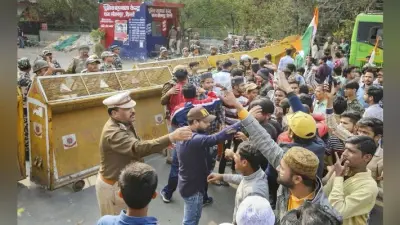 जाफराबाद इलाके में CAA विरोधियों और समर्थकों के बीच झड़प, दो मेट्रो स्टेशन बंद किये गए