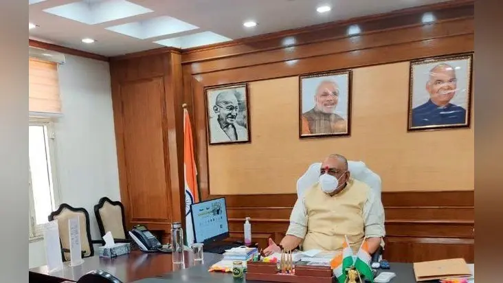 गिरिराज का मोदी कैबिनेट में बढ़ा कद, हेल्थ मिनिस्ट्री से हटाए गए अश्विनी चौबे, बिहार के मंत्रियों का Portfolio