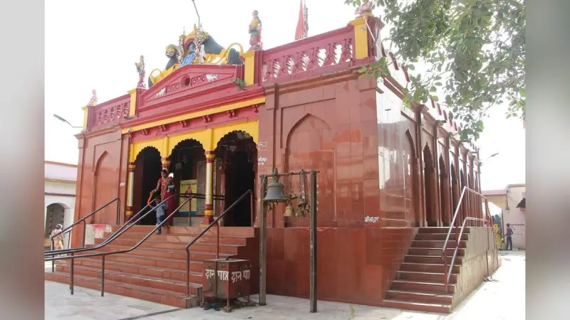 बिहार के इस प्रसिद्ध शक्तिपीठ में आभूषणों से सजता है मां का दरबार, रात में होती है विशेष आरती